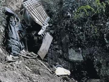 1000 ફૂટની ખીણમાં ટ્રક ગબડતાં 21નાં મોત